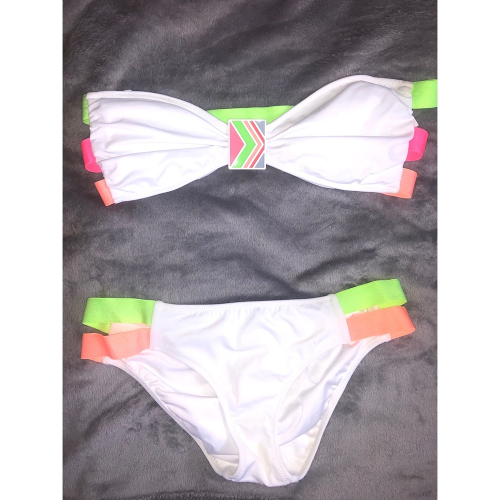 Victoria’s Secret bikini